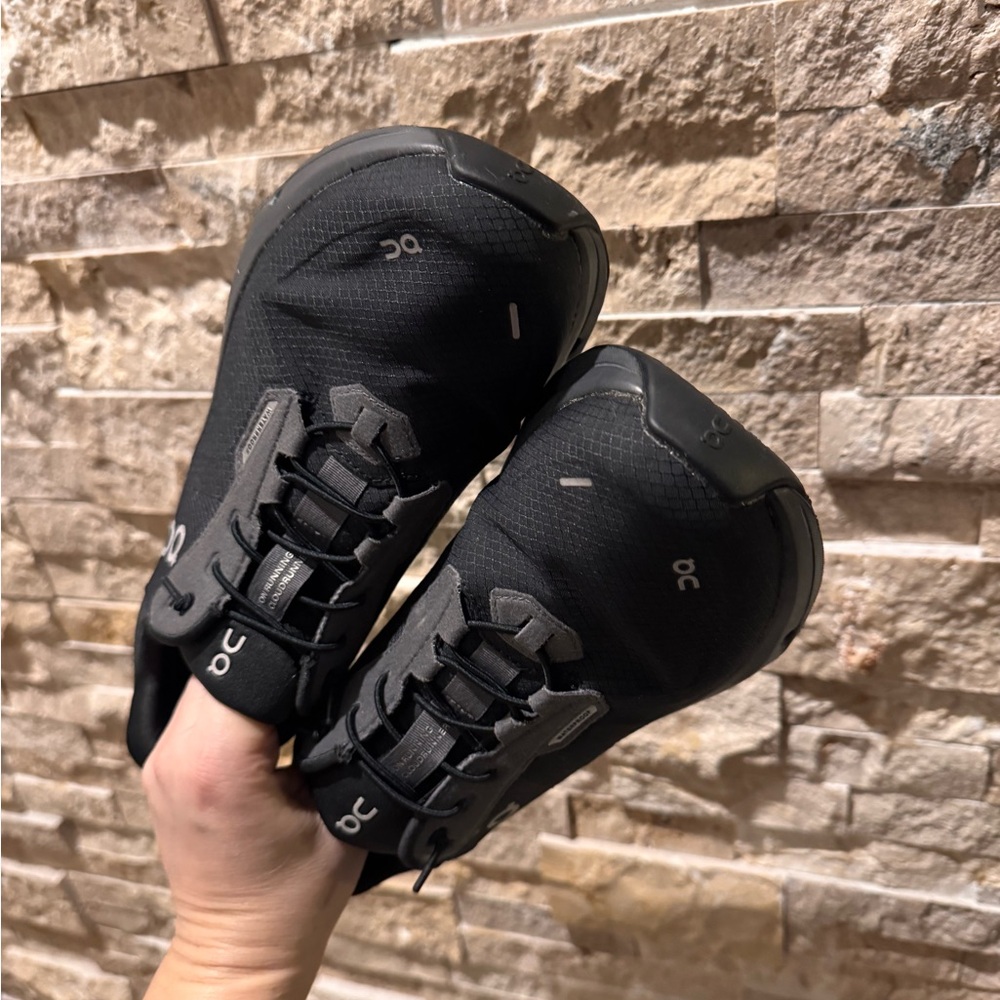 Oncloud Cloudrunner 2 Waterproof Sneakers - image 5